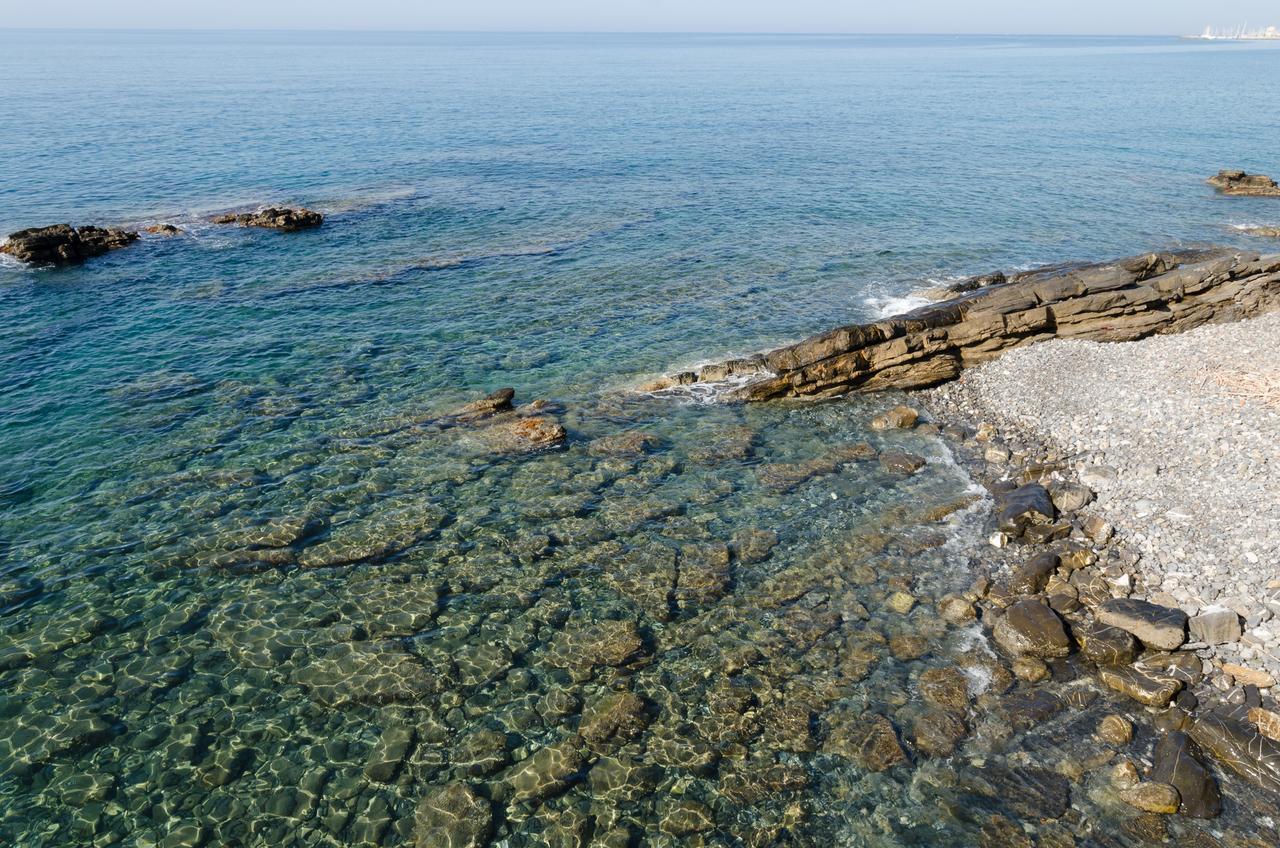 Seaside Holiday Apartment - Unique Location Cipressa エクステリア 写真