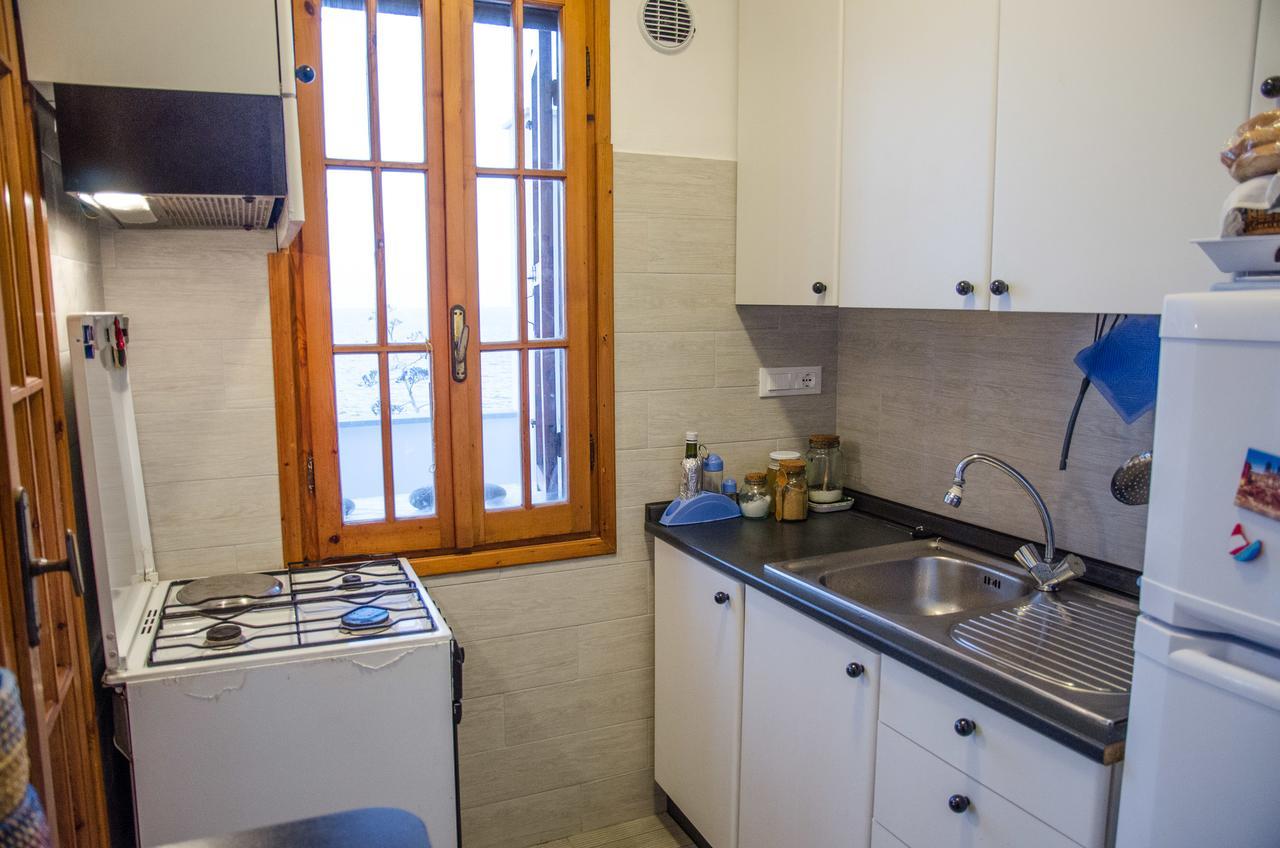 Seaside Holiday Apartment - Unique Location Cipressa エクステリア 写真