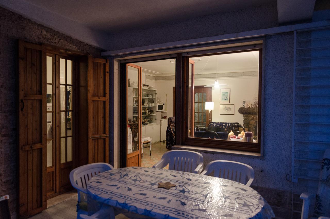 Seaside Holiday Apartment - Unique Location Cipressa エクステリア 写真